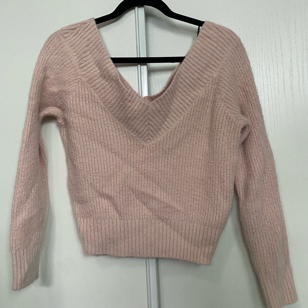 HM pink sweater